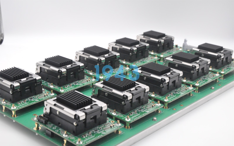 SMT貼片加工與半導(dǎo)體行業(yè)中的老化板測(cè)試技術(shù)：深度融合與創(chuàng)新應(yīng)用